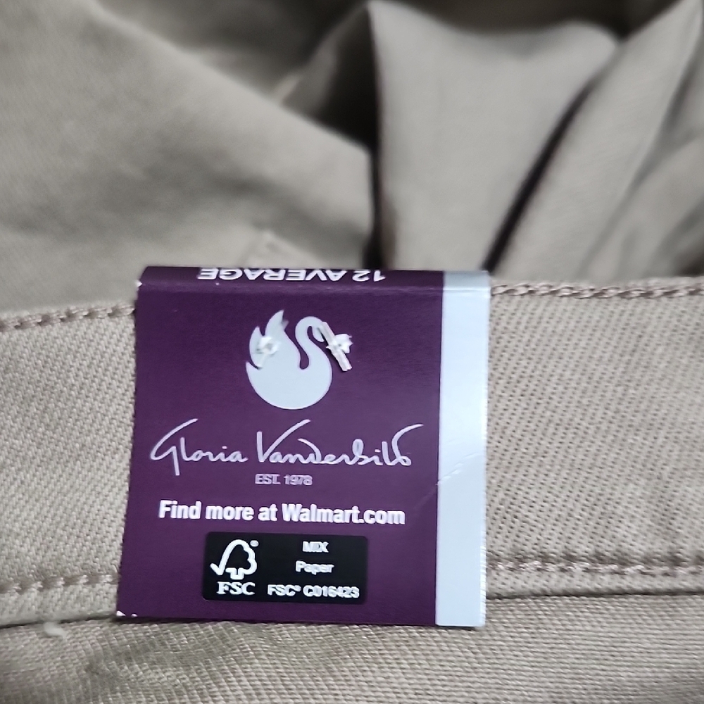 Gloria Vanderbilt Wide-Leg Cargo Pants in Khaki - Picture 8 of 8